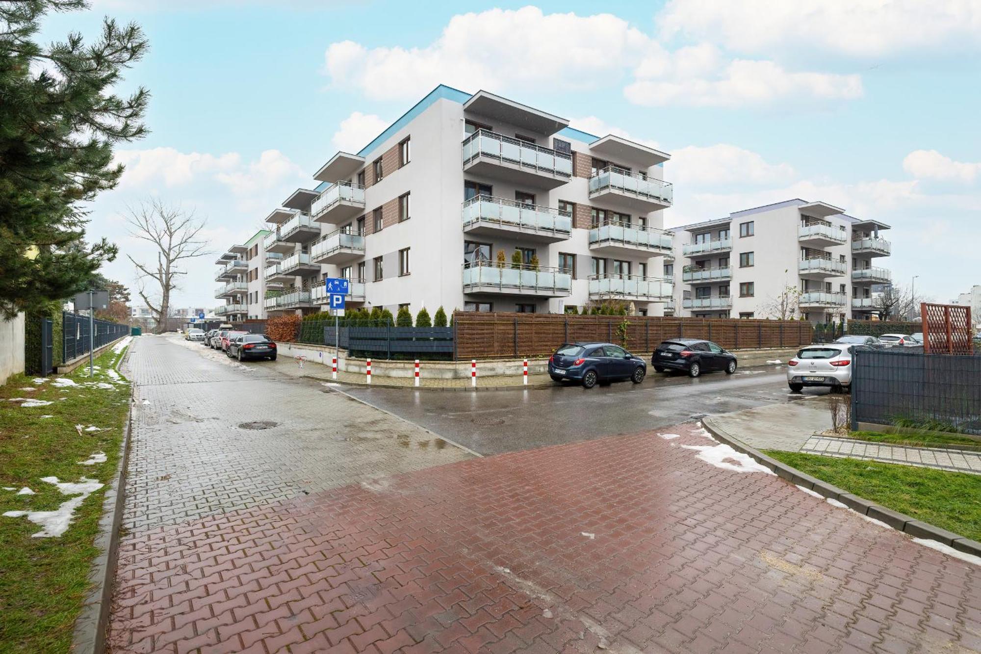 Cozy Pachonskiego With Balcony And Parking By Renters Apartment